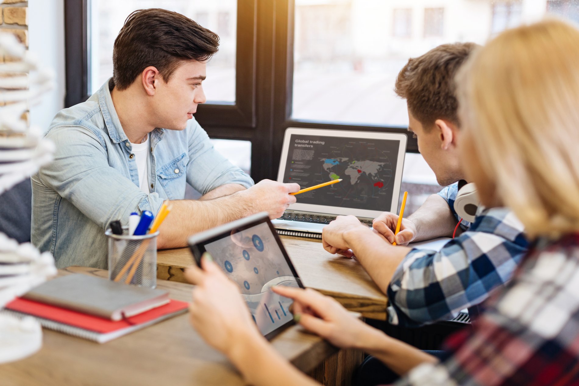 Smart_City_AdobeStock_143816721_Bildung.jpeg