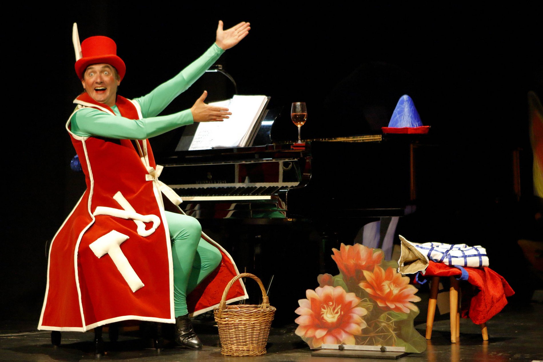 Das Foto zeigt eine Szene aus dem Familienmusical Pinocchio.