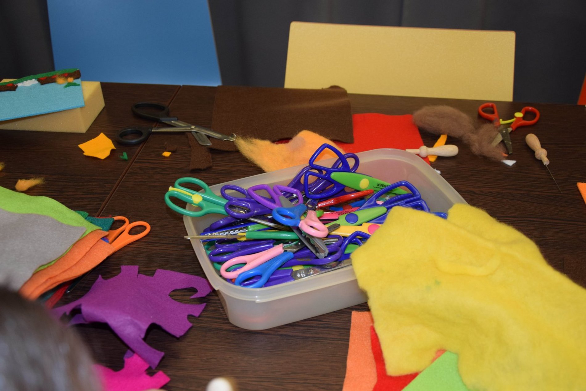 Das Foto zeigt Bastelmaterial.