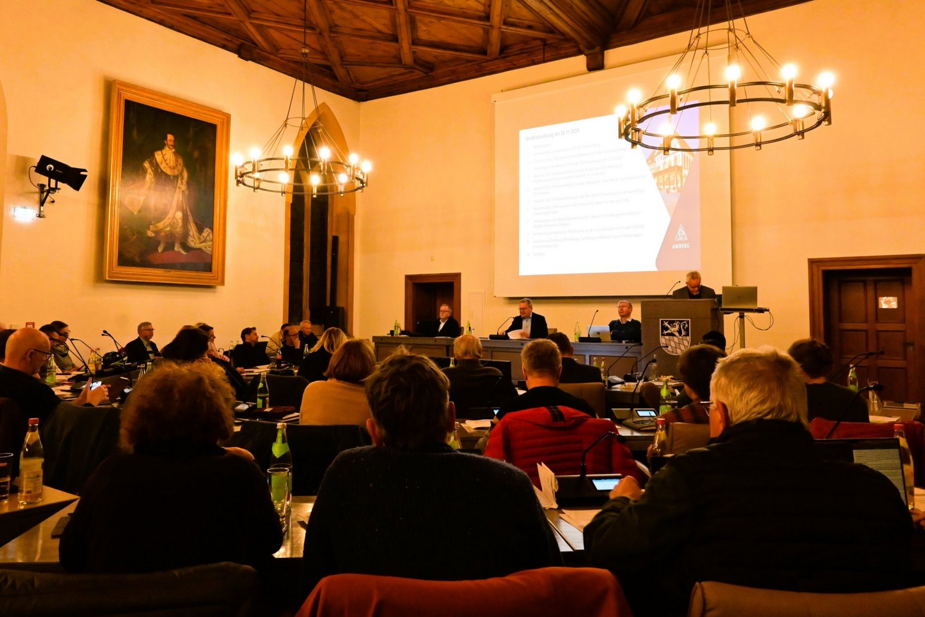 Stadtratssitzung vom 24.11.2025. Foto/Copyright: Simon Hauck, Stadt Amberg 