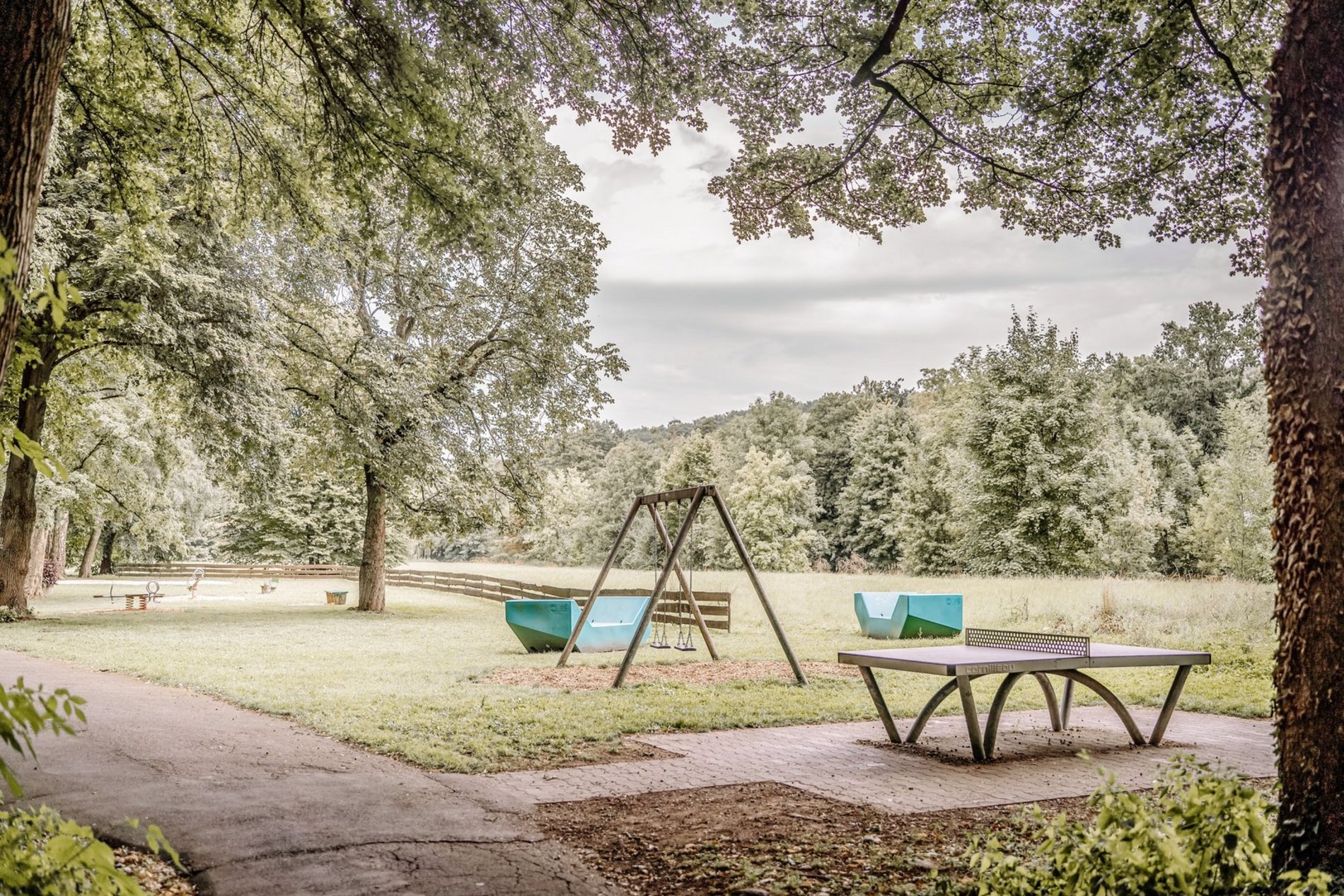 Das Foto zeigt den Spielplatz an der Kräuterwiese